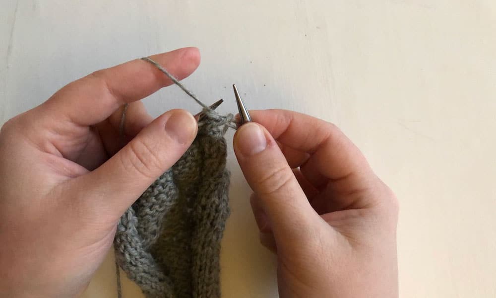 All about the Stockinette Stitch | How to purl step 1